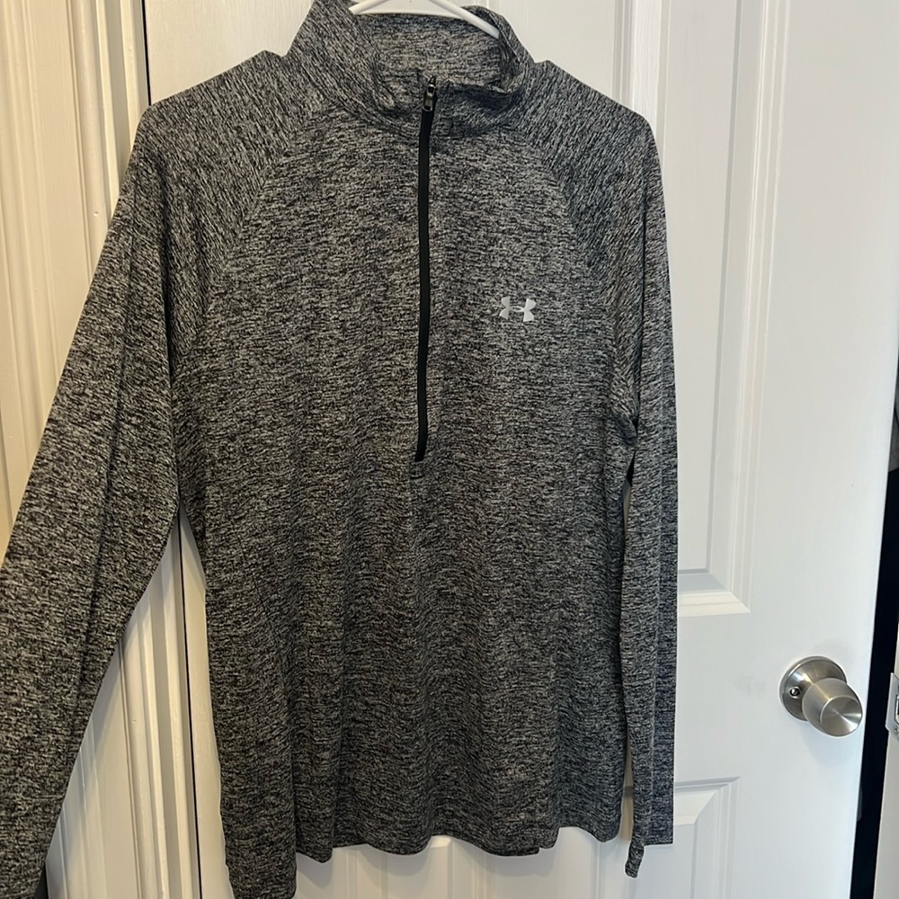 NWOT never worn. Under Armour half zip